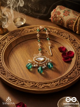 INDRANEELA - BLUE SAPPHIRE GLOW - ROYAL KUNDAN POLKI MAANGTIKA WITH SPARKLING TEAL GEMSTONES