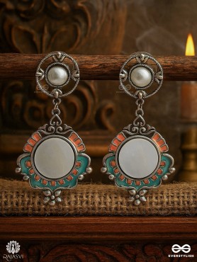 MOON DIAL – PEARL-CENTERED ENAMELLED OXIDISED EARRING