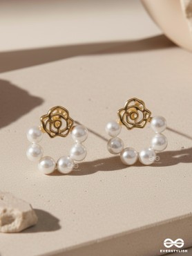 HONEY HALO – WARM GOLDEN PEARL HOOP STUDS