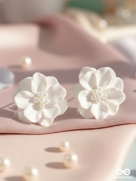 MUSE FLEUR-WHITE FLORAL STUDS WITH A SOFT, CREAMY FINISH