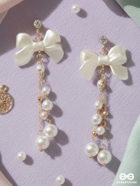 THE RIBBONFALL – LUXE BOW AND PEARL DROPS 