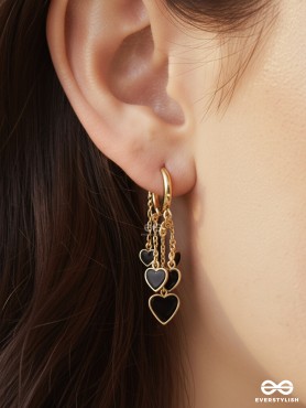 HEARTSTREAM GLITZ – GOLDEN CHAIN DROP HEART EARRINGS