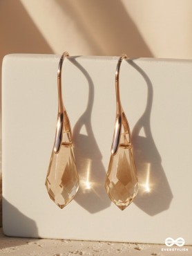 ARC FALL – CURVED METAL DROP EARRINGS