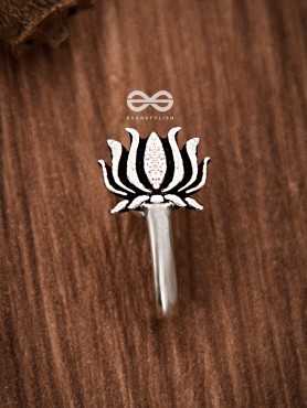 The Little Lotus Non-piercing Boho Nosepin