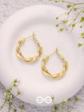 Twisted Story - Golden Hoop Earrings