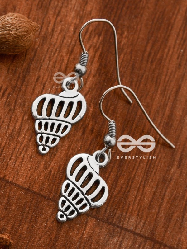 The Little Elegant Seashells - Tiny Trinket Earrings