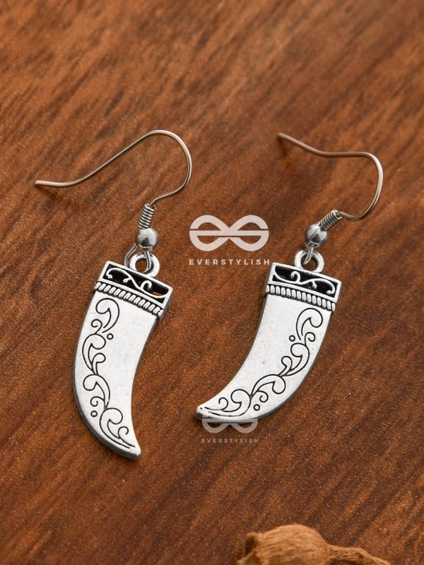 The Little Elegant Daggers - Tiny Trinket Earrings