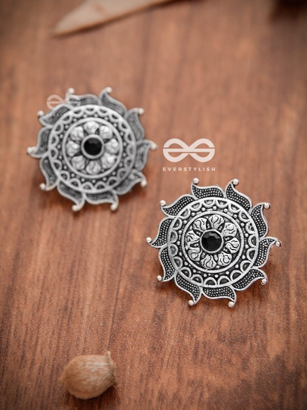 The Vintage Royal Artwork Studs (Onyx Black)- Embellished Oxidised Collection