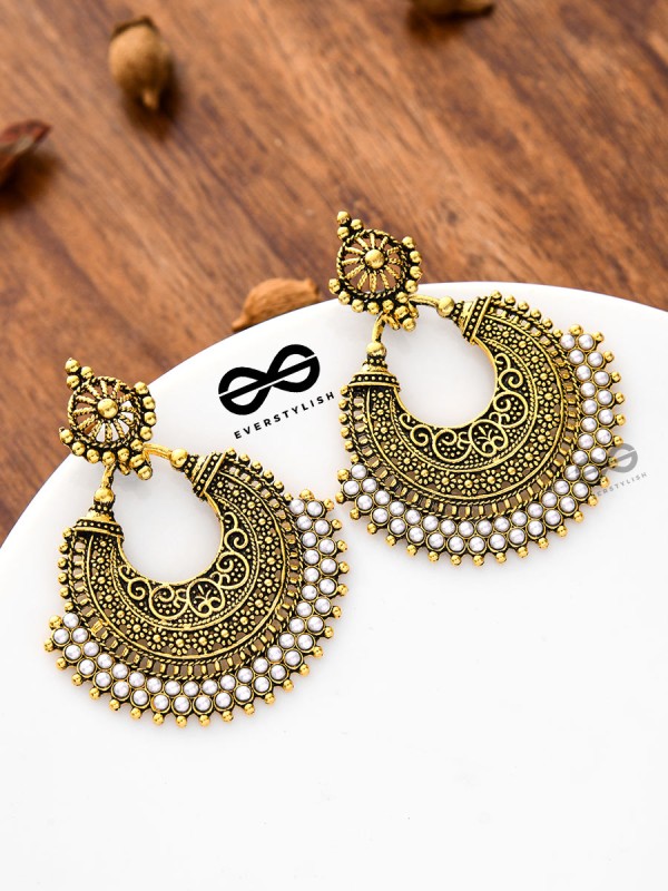 An Elegant Intricate Pearl Delight (Golden) - Embellished Oxidised Collection