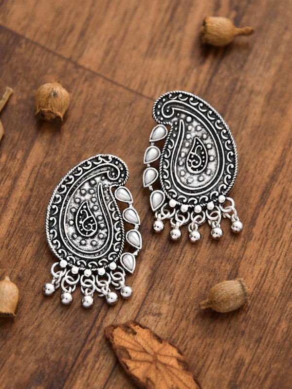The Vintage Motifs Pearl Earrings- The Embellished Oxidised Collection