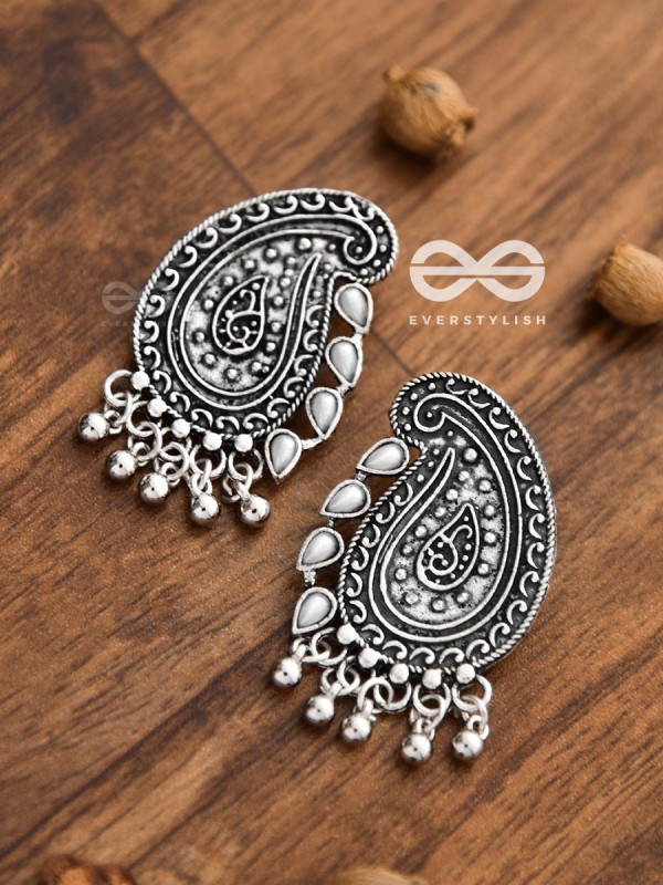 The Vintage Motifs Pearl Earrings- The Embellished Oxidised Collection