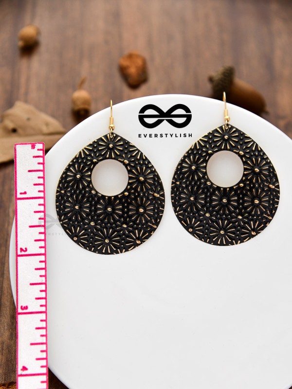 The Flowery Droplets - Oxidised Golden Danglers