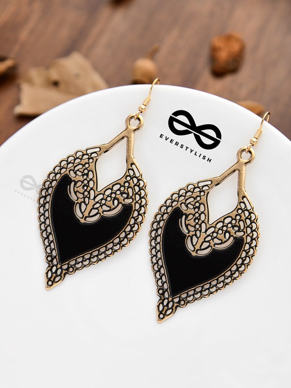 The perpetual beauty - Casual Dangler Earrings