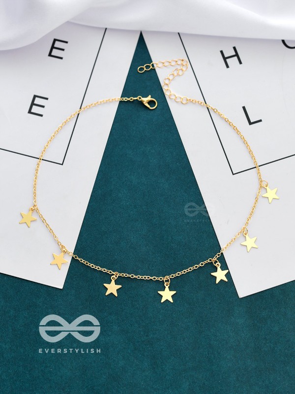 A Starry Statement - Golden Casual Neckpiece With Anti-Tarnish Coating 