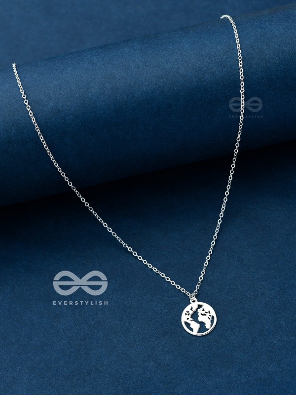 Citizen of the globe - Statement Silver Neckpiece