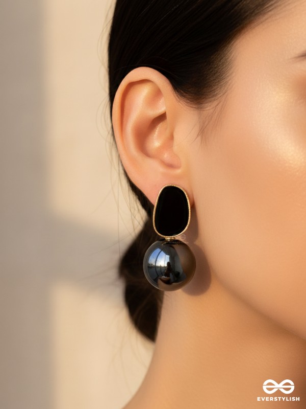 The Mesmerisingly Chic Statement Makers- Enamelled Pearl Earrings (Gun-Metal Grey)