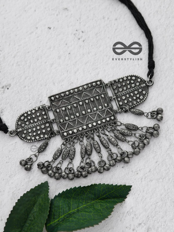 A Bohemian Beauty - Classic Oxidised Choker