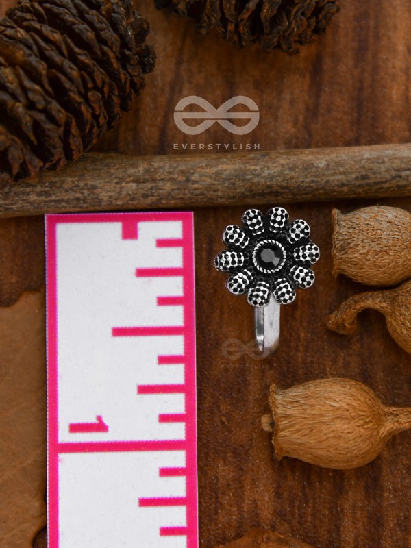 The Floral Fantasy - Embellished Non-pierced Nosepin (Onyx Black)