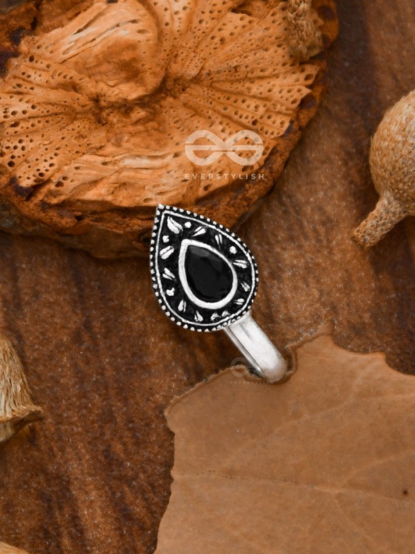 The Intricate Droplets - Embellished Non-pierced Nosepin (Onyx Black)