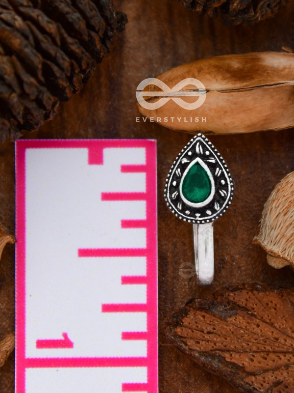 The Intricate Droplets - Embellished Non-pierced Nosepin (Emerald Green)