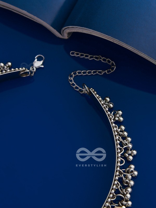 A Bohemian Indulgence - Oxidised Shell Choker Neckpiece