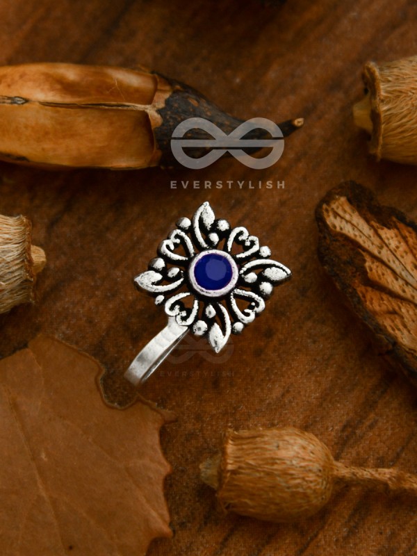 THE GEOMETRIC MOTIFS - INTRICATE NON PIERCED NOSE-PIN (Royal blue)