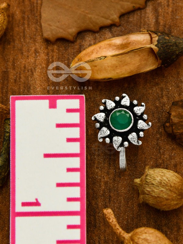 THE PAISLEY SUN - OXIDIZED NON-PIERCED NOSE-PIN (Green)