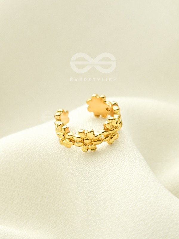 Daisies in a band- Golden Adjustable Ear cuff (One Ear)
