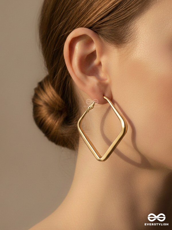The Eccentric Squares - Golden Statement Hoops