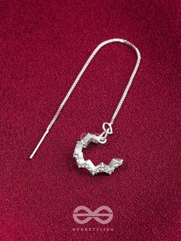 The Sparkling Swerve- Silver Earcuff Chain (One ear)