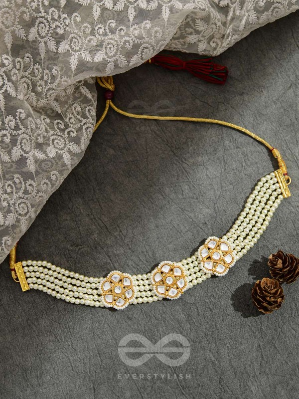 The Classy Elegance - Set of Statement Choker and Studs ( Pearl white)