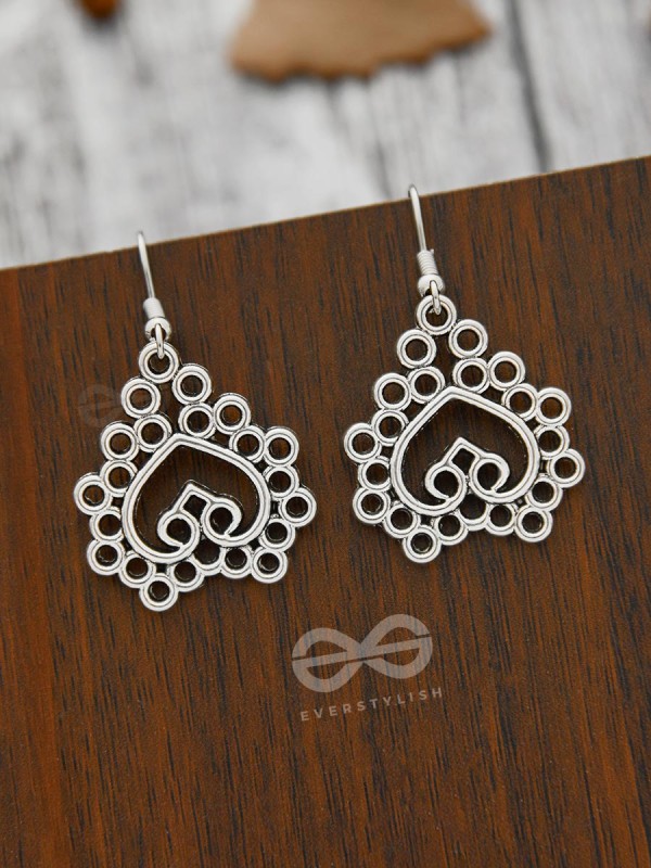 Queen of Hearts - Tiny Trinket Earrings