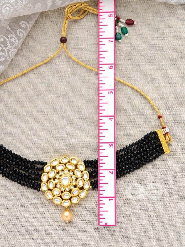 ROYALTY OF THE SULTANATE - SET OF CHOKER AND EARRINGS (Black)