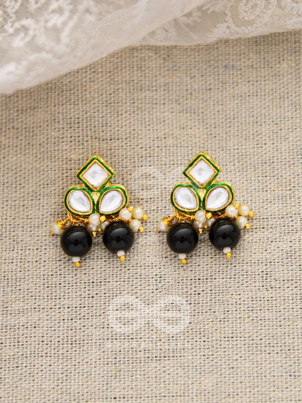The Magical Mystique - Set of Statement Earrings and Choker (Black)