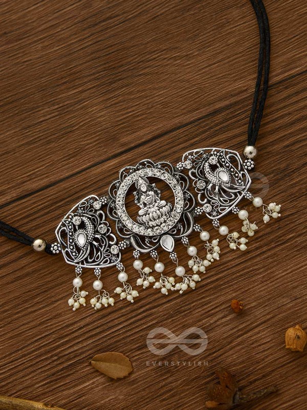 The Opulence of Devotion- Statement Set of Earrings and Choker