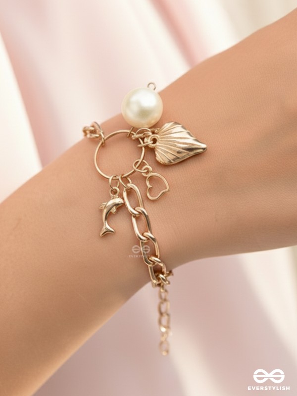 Life's a Beach - Sea-lover's Statement Bracelet