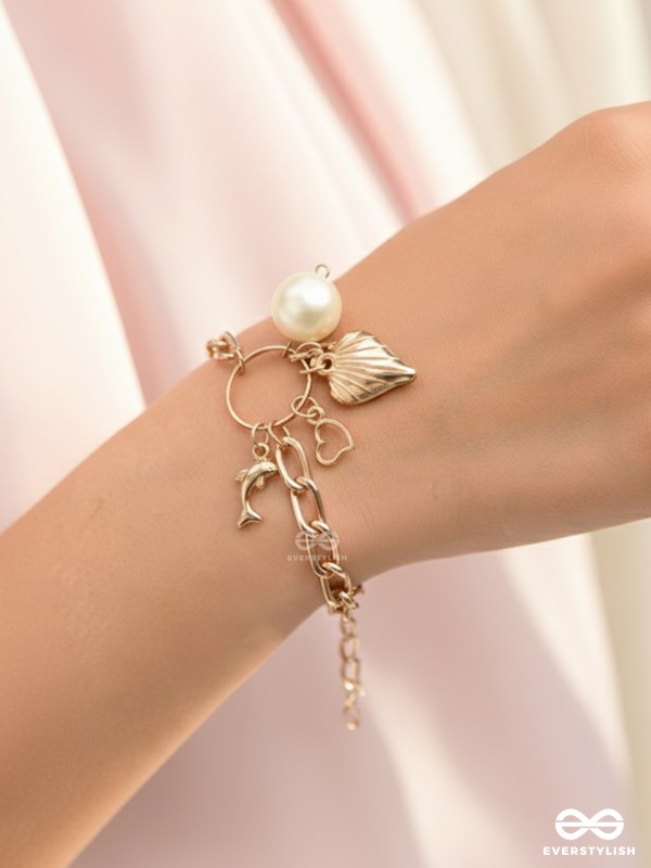 Life's a Beach - Sea-lover's Statement Bracelet