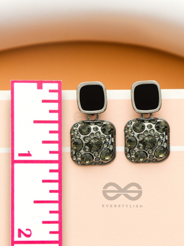Shimmering Silt- Crystals and Rhinestones Studded Black Earrings