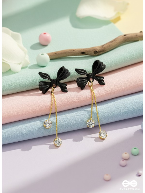 Shooting Stars- Black and Golden Solitaire Studded Earrings