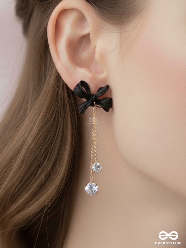 Shooting Stars- Black and Golden Solitaire Studded Earrings