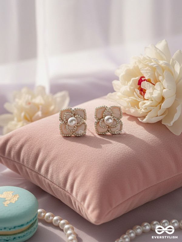 RADIANT DEWFLOWER - GOLDEN ENAMELLED STUDS (WHITE)