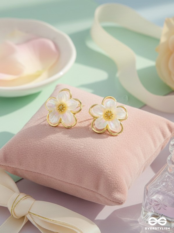 Delightful Daisies- White and Golden Earrings