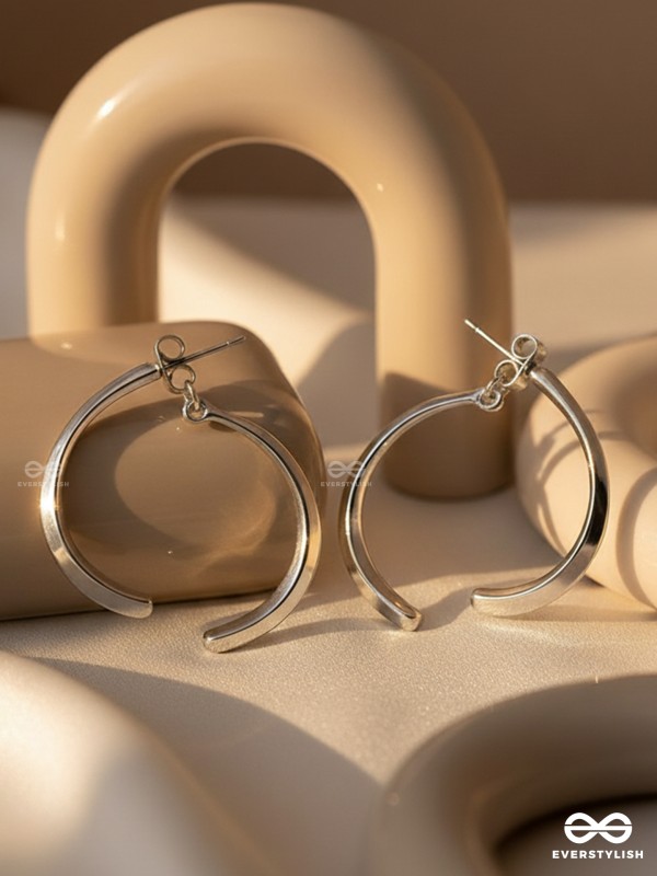 The Broken Bow- Elegant Silver Earrings