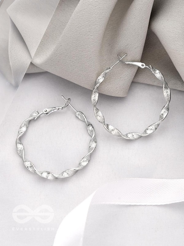 The Ruffled Ring- Minimalist Silver Hoops