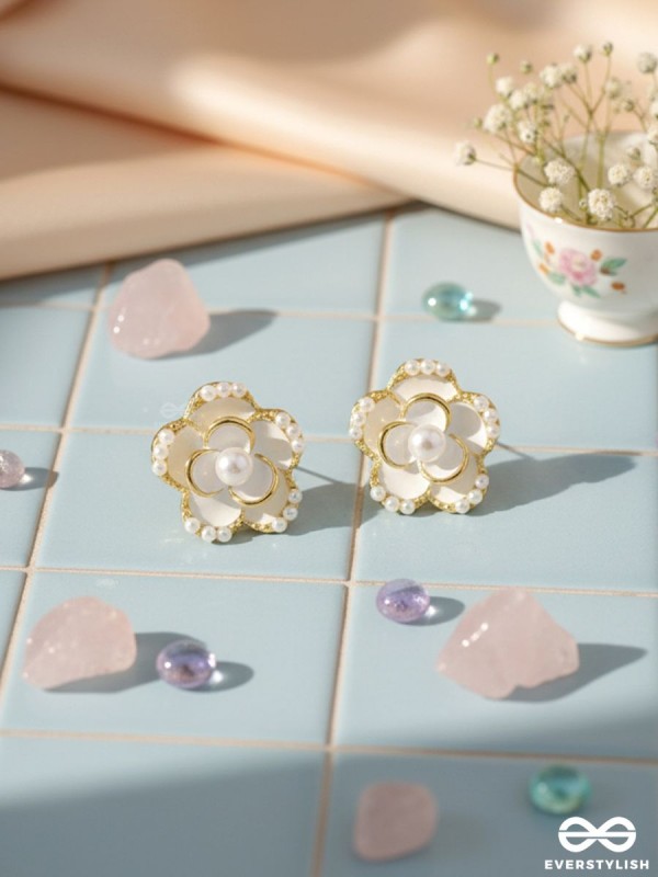 The Milky Way- Golden Pearl Earrings