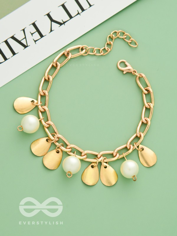 Pearly Rain - Golden Pearl Bracelet