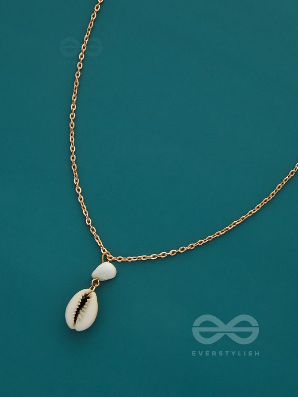 Beach Nostalgia- Golden Seashell Necklace With Anti-Tarnish Coating