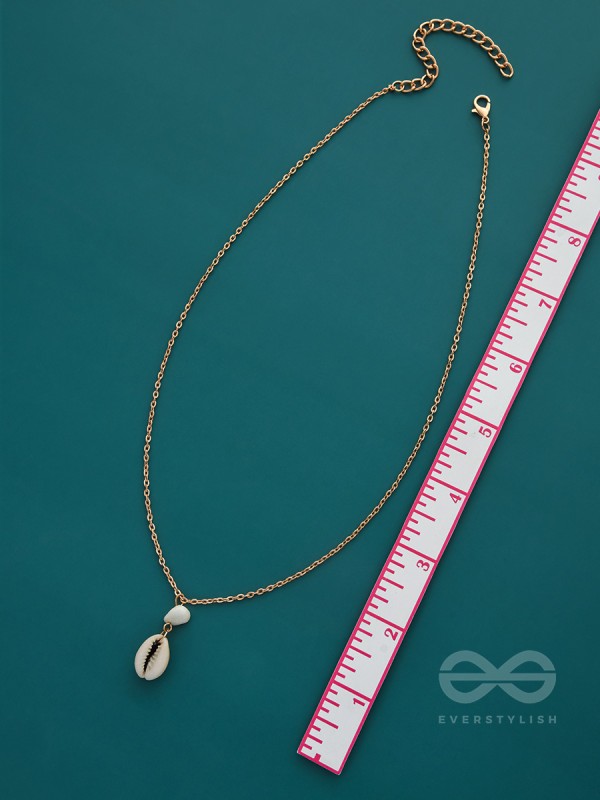 Beach Nostalgia- Golden Seashell Necklace With Anti-Tarnish Coating