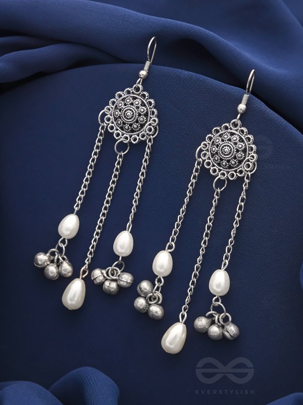 The Dark Sun- Oxidized Pearl Earrings