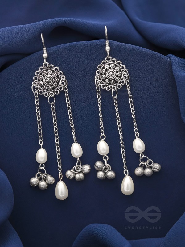 The Dark Sun- Oxidized Pearl Earrings
